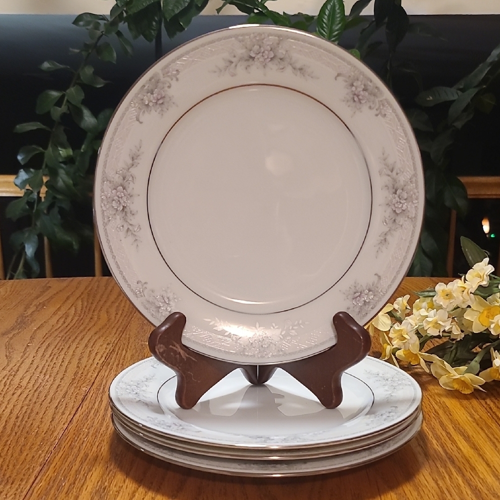Noritake NWT Sweet Leilani Salad Plates - Set Of 4